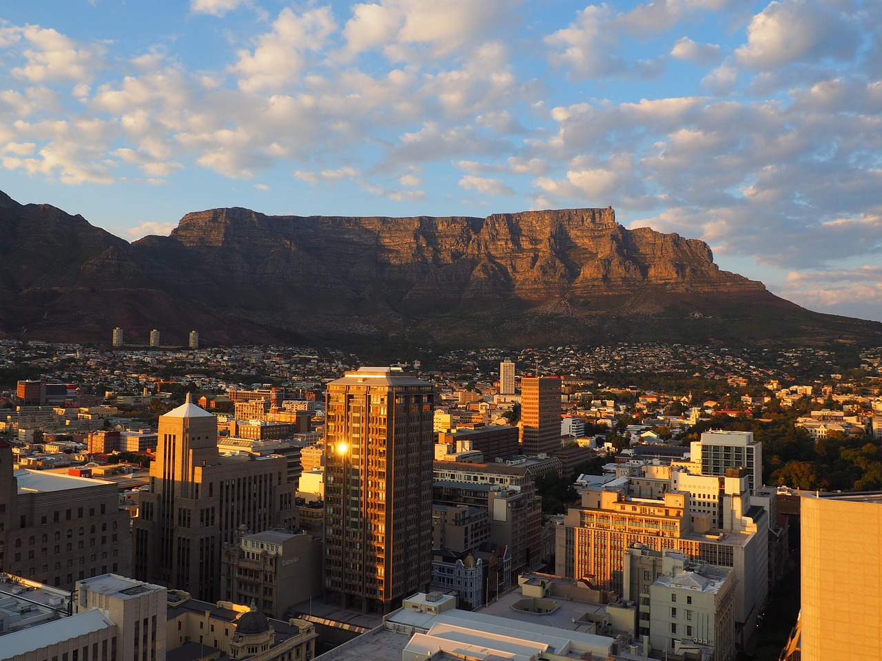 Flights to Cape Town (CPT) - Table Mountain - book airline tickets