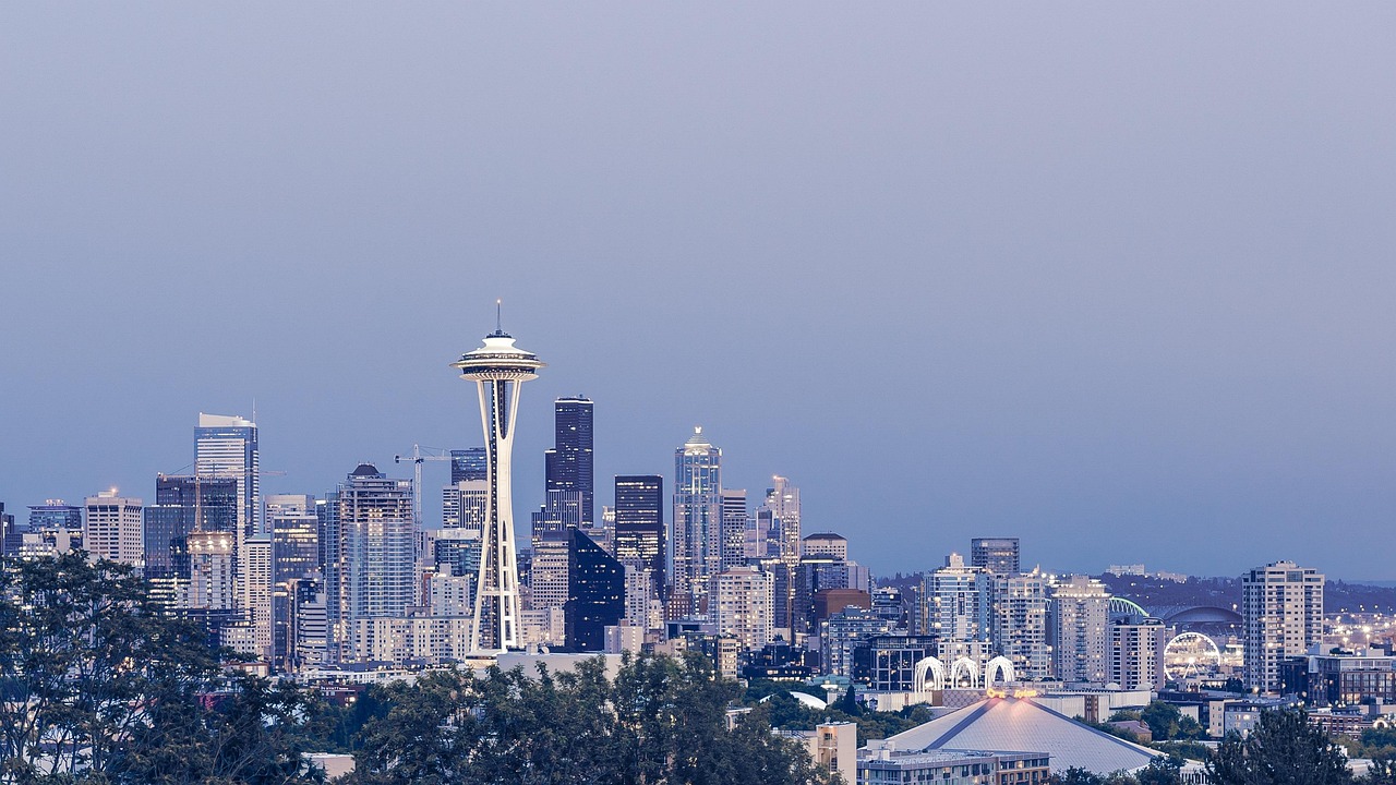 Flights to Seattle (SEA) - Space Needle skyline - book airline tickets